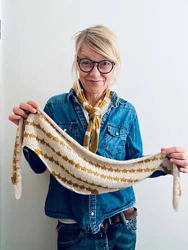 Bonnie and Clyde by Isabell Kraemer mYak Fior di Lino Yarn Kit