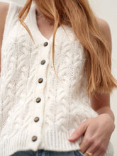 Nordic Chic: Knitting a Modern Wardrobe - Leeni Hoimela - PREORDER