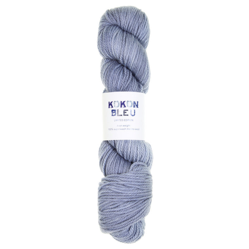 KOKON BLEU - Fingering Weight Merino - Semi Solid - Jean Michel Fade 1