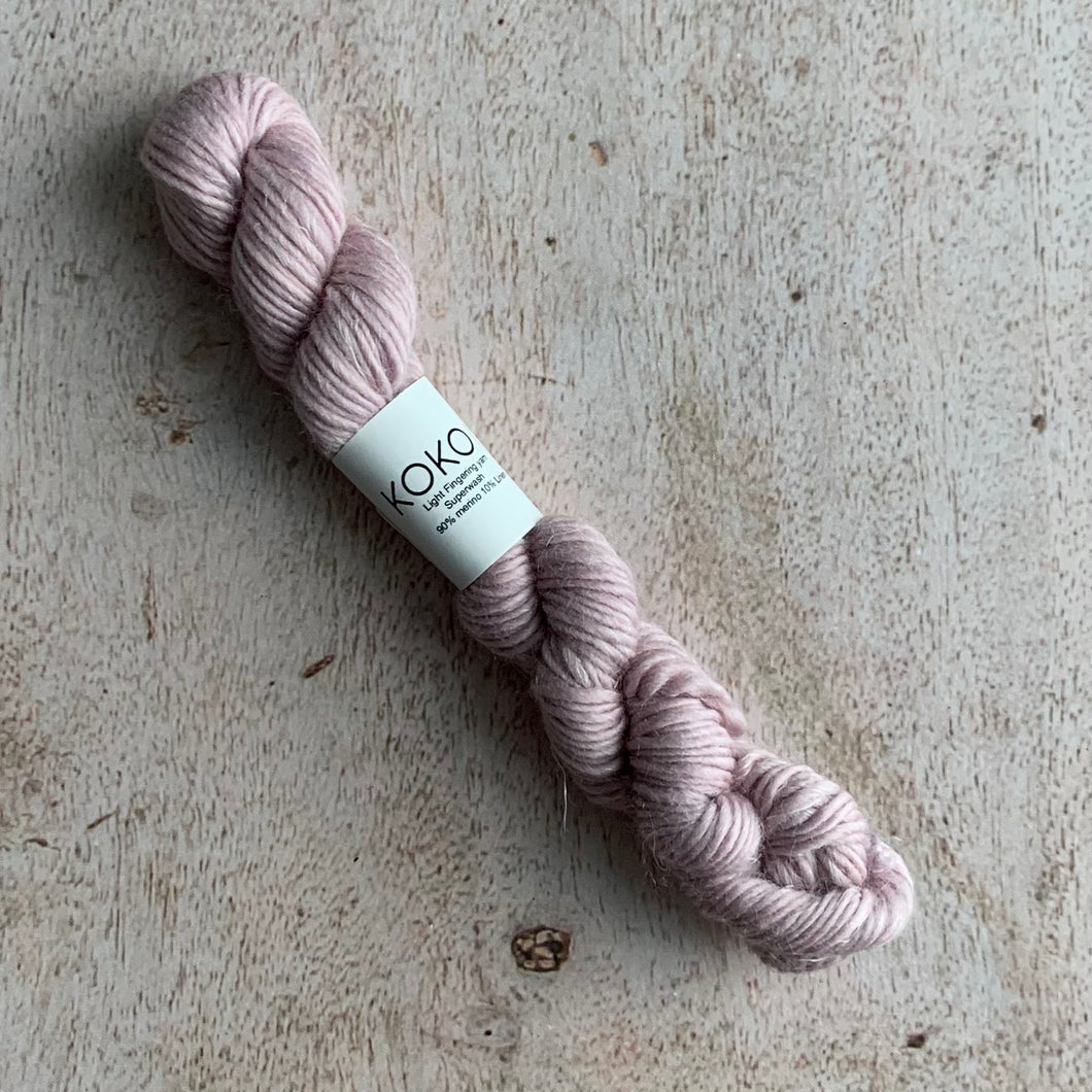 KOKON Merino Linen 4ply / Fingering Mini Skein - Rose Gold